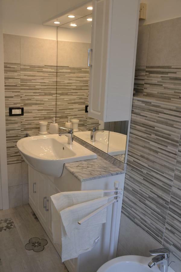 Il Nido Di Con Park Auto Macchine Piccole Segmento B Apartment